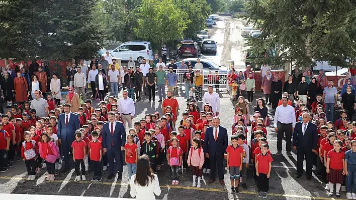 Develi protokolü öğrencilerin heyecanını paylaştı