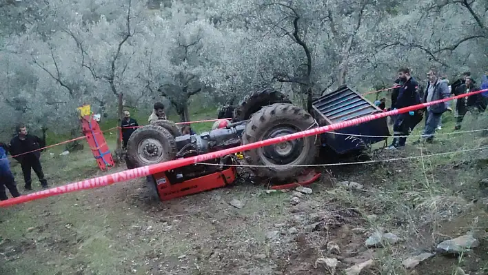 Devrilen traktörün altında kalan yaşlı adam hayatını kaybetti