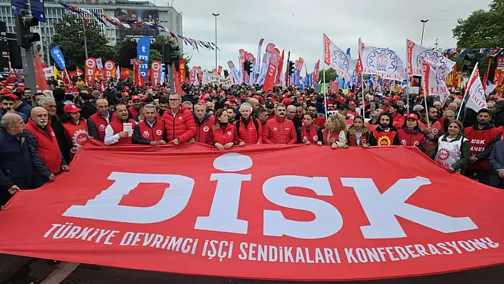 DİSK 58. yaşını kutladı: ''Bizi kurtaracak olan kendi kollarımızdır''