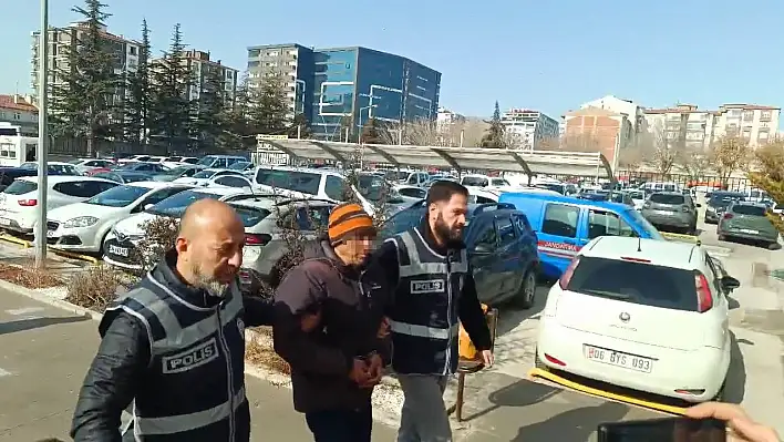 Niğde'de kan donduran saldırı! Ameliyat eden doktorunu bıçakladı