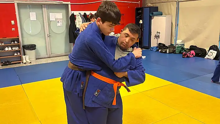 Down Sendromlu Samet şampiyon oldu!