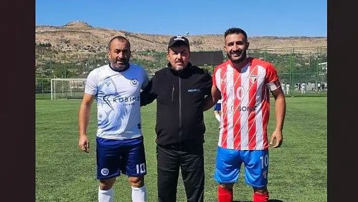 Durdu kardeşler sahada rakip oldu