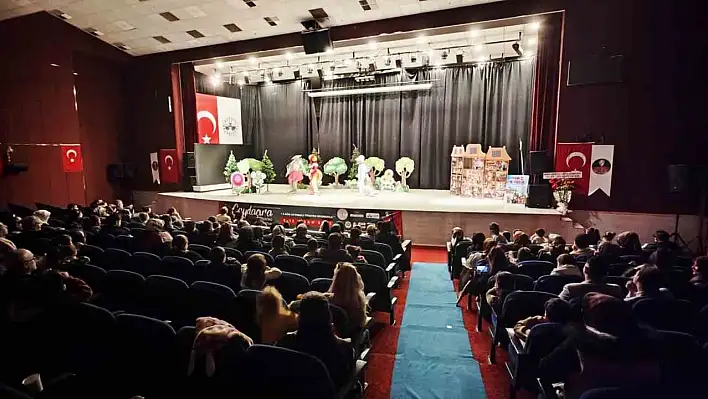Tiyatro festivali yoğun ilgi gördü