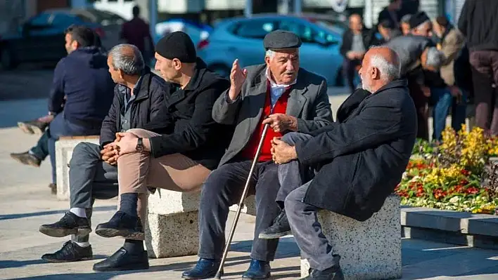 Emekliler olduklarından çok daha yaşlı hissediyorlar!