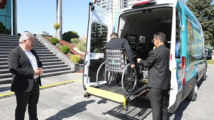 Engelli vatandaşlar için özel minibüs hizmete başladı