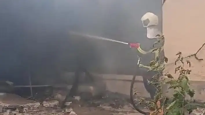 Ceyhan'da müstakil evde yangın