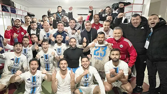 Erciyes 38 FK'da Adem Çak farkı! Galibiyet sonrası soyunma odası bayrama döndü