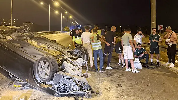 Erciyes 38 FK Mersin dönüşü kazaya karışan vatandaşlara yardım eli uzattı