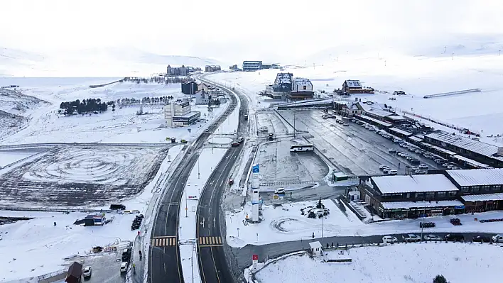 Erciyes Dağı'na kar yağdı, kartpostallık görüntüler ortaya çıktı