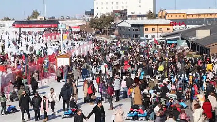 Erciyes'e büyük akın -  Kayak merkezi doldu taştı!