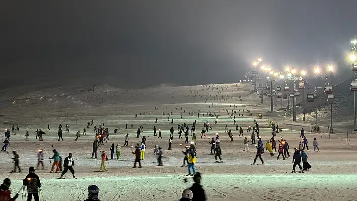 Erciyes'e hafta sonunda ziyaretçi akını!