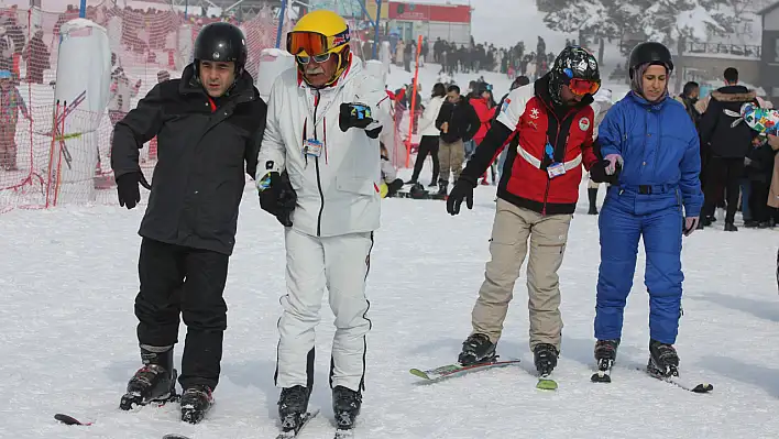 Erciyes engel tanımıyor: Görme engelli gençlerin kayak hayali gerçek oldu!