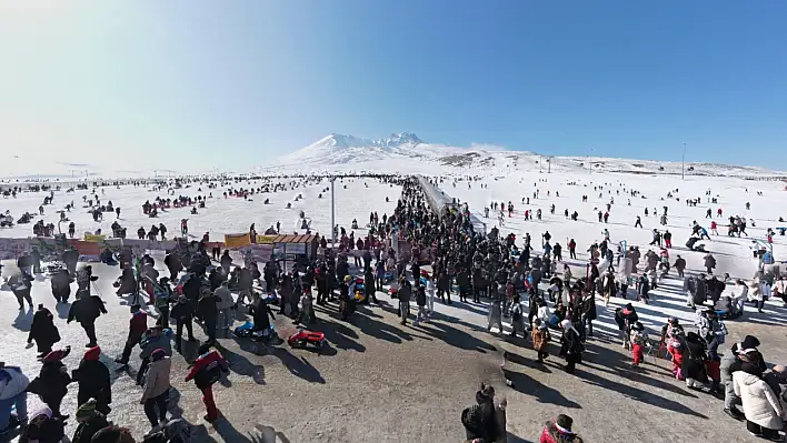 Erciyes'te adım atacak yer kalmadı!