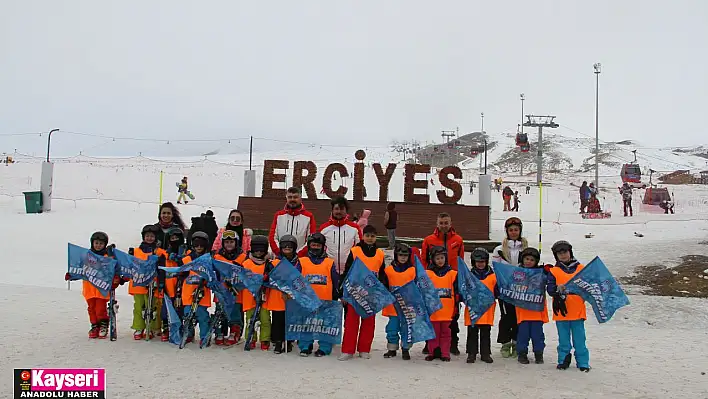 Erciyes'te geleceğin kayakçıları yetiştiriliyor