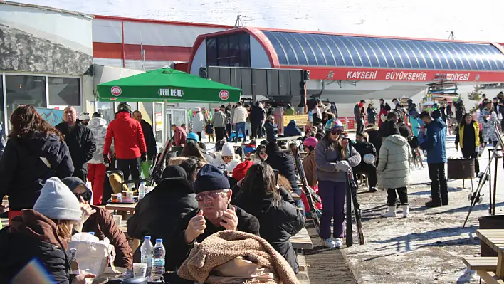 Erciyes'te hafta sonu yoğunluğu!