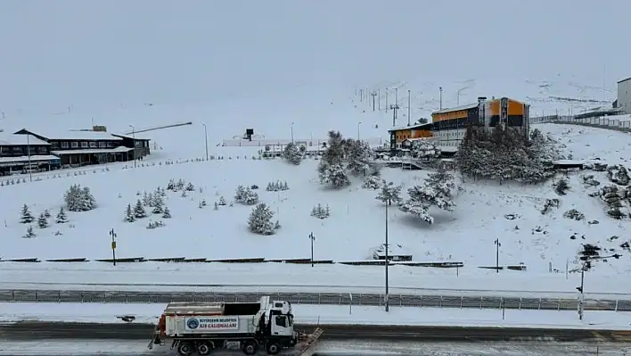 Erciyes'te Göz Gözü Görmüyor!