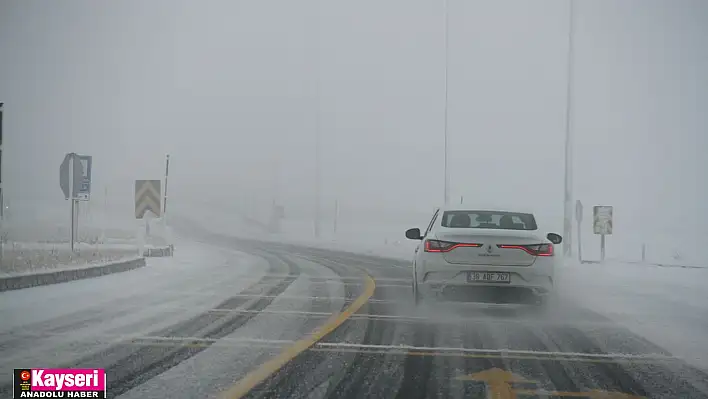 Erciyes'te kar yağışı etkili oldu