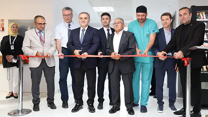 Erciyes Üniversitesi Hastaneleri her geçen gün gelişiyor: Yenilenen yataklı servisler hizmete girdi!