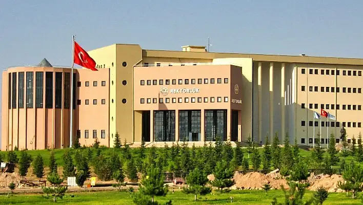 Erciyes Üniversitesi'nde atama!