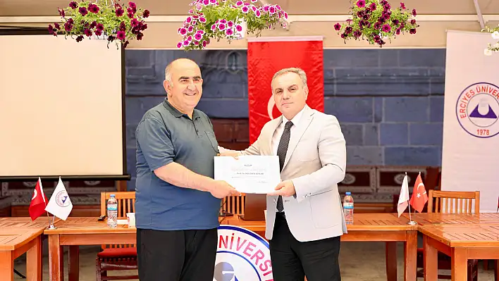 ERÜ Bilim Kafe etkinliğinin bu ayki konuğu Prof. Dr. Mustafa Soylak oldu