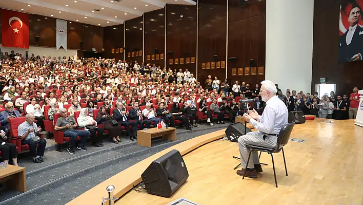 ERÜ'de vefat eden profesör için tören düzenledi!