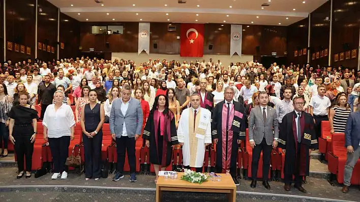 ERÜ eczacılık fakültesi mezuniyet töreni düzenlendi