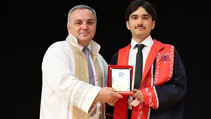 ERÜ Edebiyat Fakültesi son mezunlarını verdi!