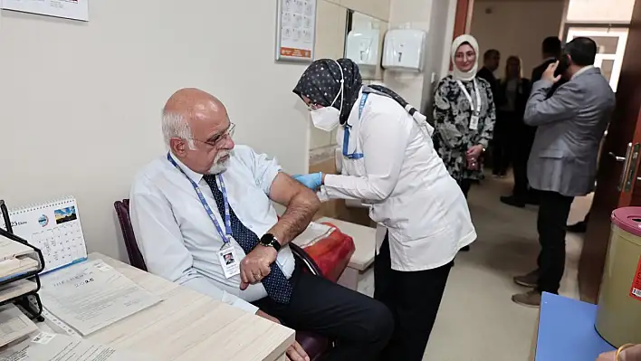 ERÜ Hastanesi'nde mevsimler grip aşıları yapıldı