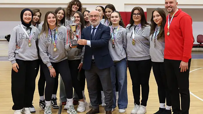 ERÜ Kadın Basketbol Takımı Türkiye şampiyonu oldu