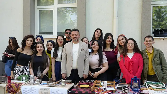 ERÜ öğrencilerinden anlamlı sergi: Geçmişle bugünü buluşturdular