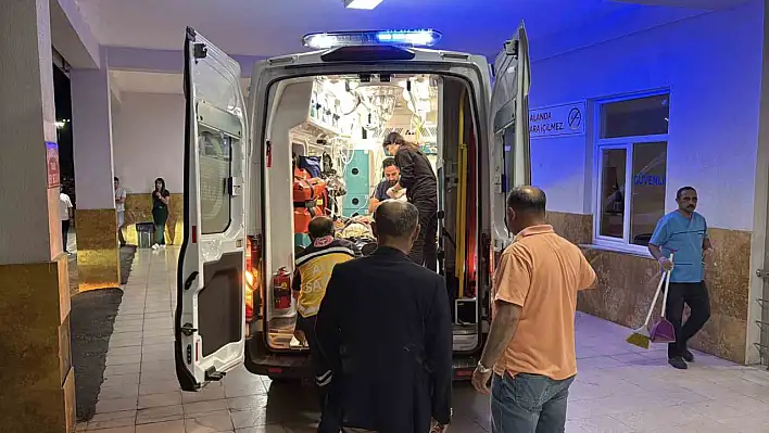 Eski Bitlis valisi trafik kazası geçirdi