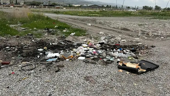 Esnafın sesi meclise taşındı: Ne yol var ne temizlik!