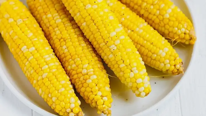 Evde mısır en pratik nasıl pişirilir? Bu yöntem lezzeti iki katına çıkarıyor!