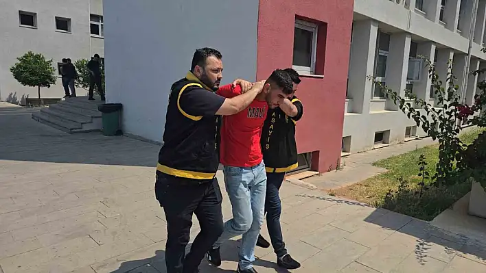 Evden binlerce liralık hırsızlık yaptı, yakalanarak tutuklandı