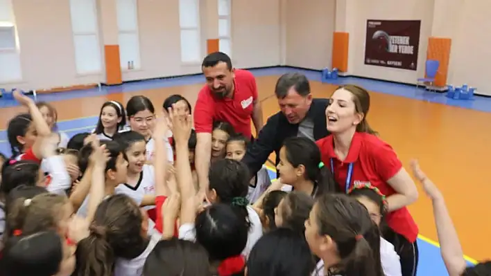 Fabrika Voleybol Projesi'ne Kayseri'den Büyük İlgi