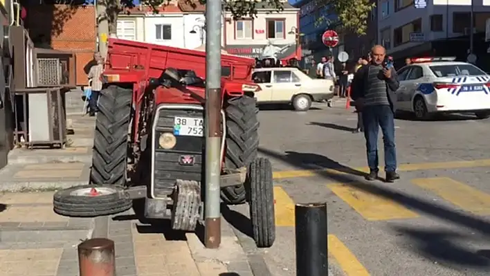 Feci kaza - Traktörün freni patladı - Yaralılar Var