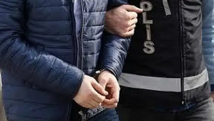 FETÖ'den aranan 2 kişi yakalandı