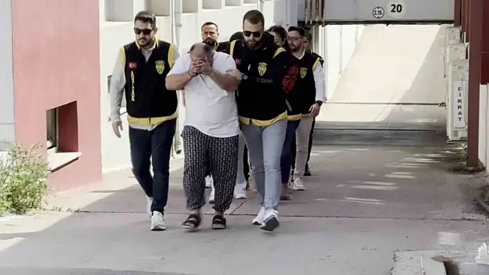 Masaj salonları kılıf oldu, polis operasyonla çökertti