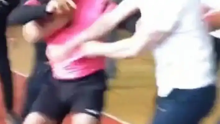 Futsal turnuvası boks ringine döndü!