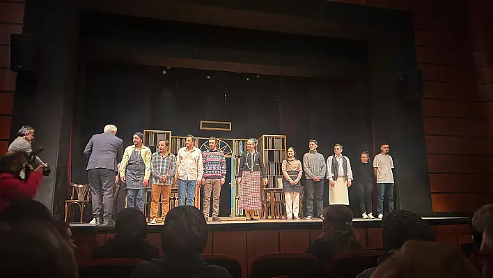 Gazeteciler ve aileleri tiyatro oyununda buluştu