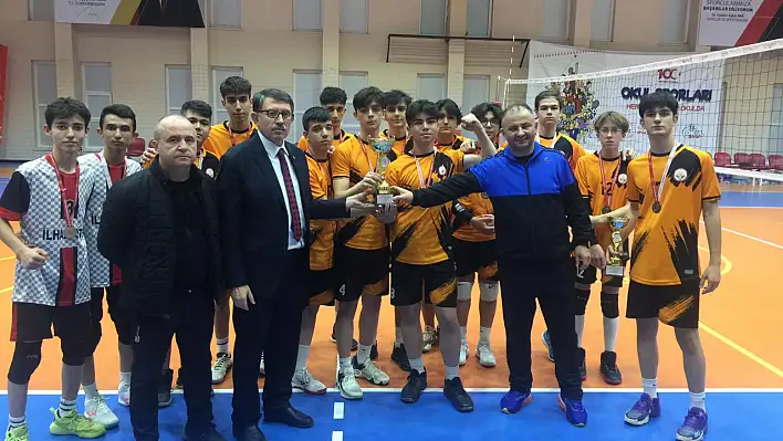 Genç Erkekler Voleybol Sezonu Tamamlandı