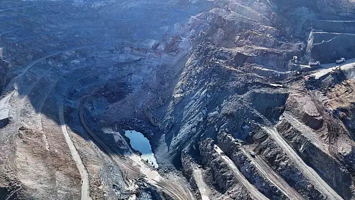 Göçük altında şantiye müdürünü kurtarma çalışmaları 4'üncü gününde sürüyor!