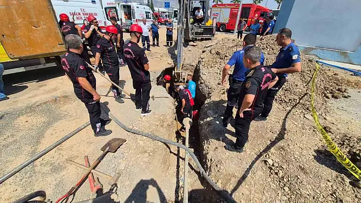 Kahramanmaraş'ta göçükte kalan işçi kurtarıldı!