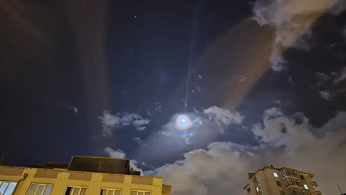 Gökyüzünde görsel şölen: Lunar Corona görüntülendi