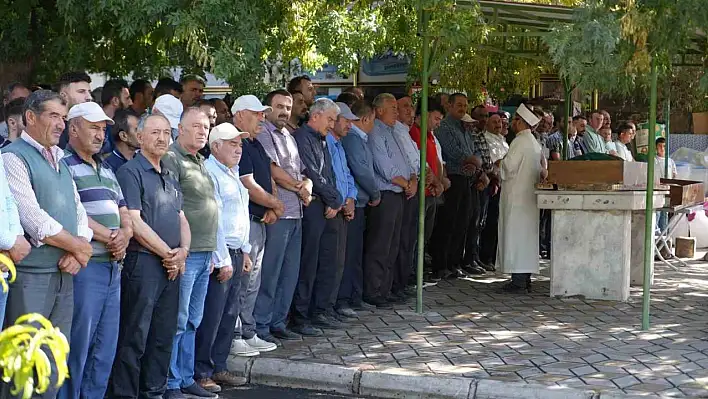 Boğulan baba ve kızı defnedildi