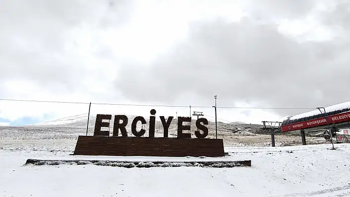 Görenler şaşırıyor- Kayseri'de gizemli çukur!