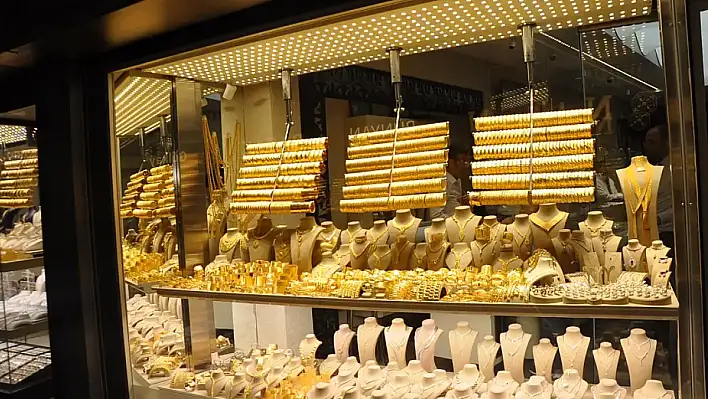 Gram ve çeyrek altında düşüş devam ediyor! Hangi seviyede alım yapılmalı?