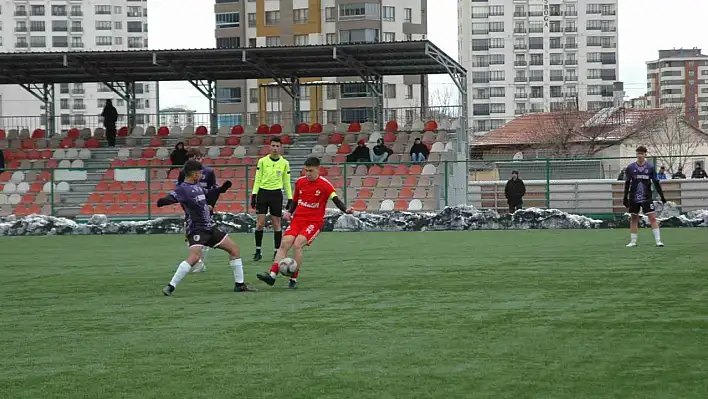 Gültepespor ilk yarısını geride kapattığı maçı 6-1 kazandı