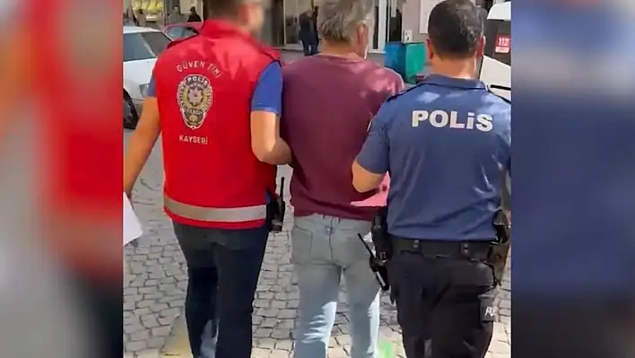 Kazancılar Çarşısı'nda devriye, aranan şahsı ortaya çıkardı