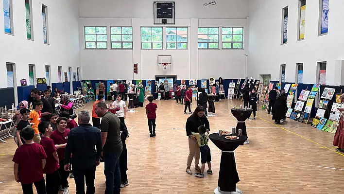 Hacılar'da öğrencilerin eserleri göz kamaştırdı